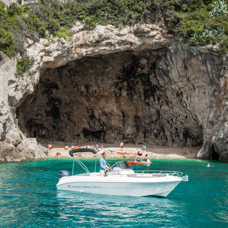 boat cave dubrovnik